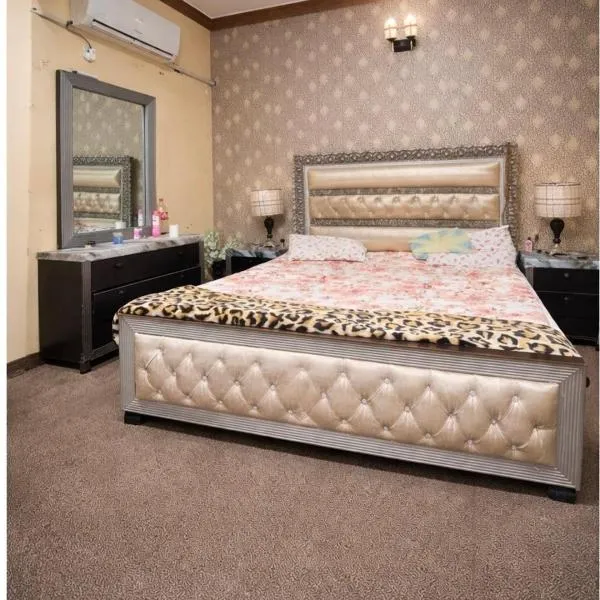APL - Azlan Private Lodges، فندق في لاهور