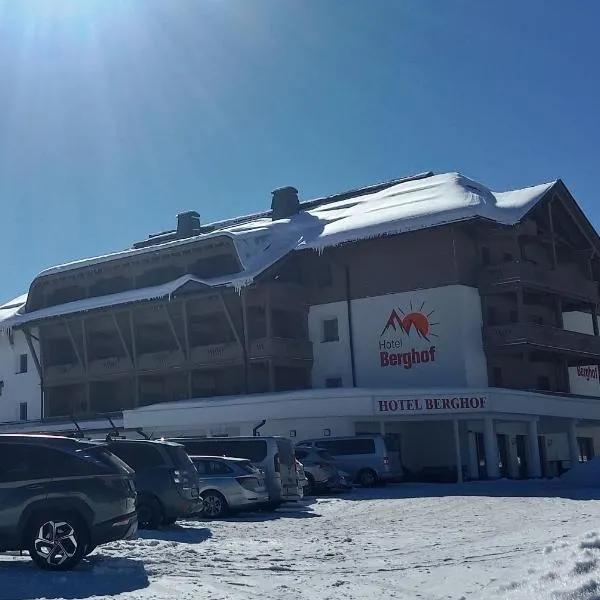 Hotel Berghof, מלון בזוננאלפה נאספלד