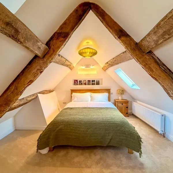 Broadweavers - Very Cute Cottage In Dursley By STAE-Homes، فندق في Gloucestershire