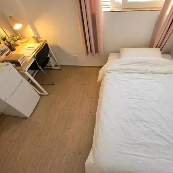 Sweet House Seoul, Line 2 & 5 - Direct to Hongdae Gangnam, Hotel in Seoul