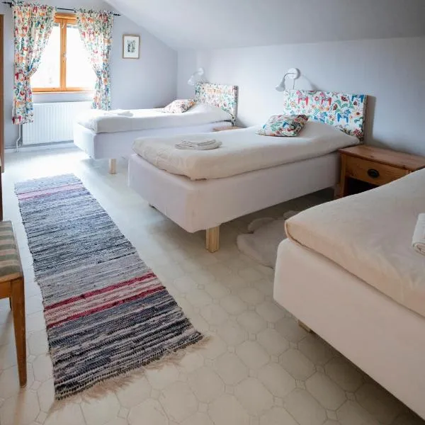 Mellangården, hotel v destinaci Västerbykil