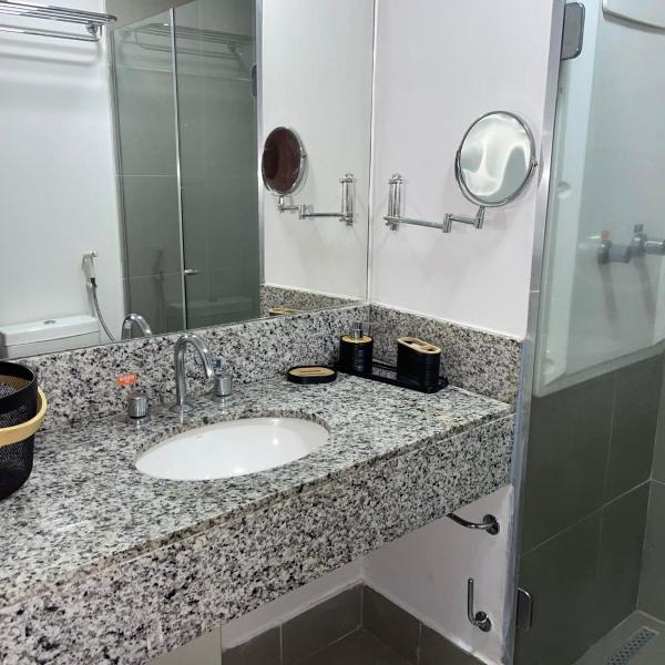 LZF Hosting - SUÍTE AO LADO DO RIO CENTRO, PARQUE OLÍMPICO, PRAIA DA BARRA E RECREIO - Foto 3