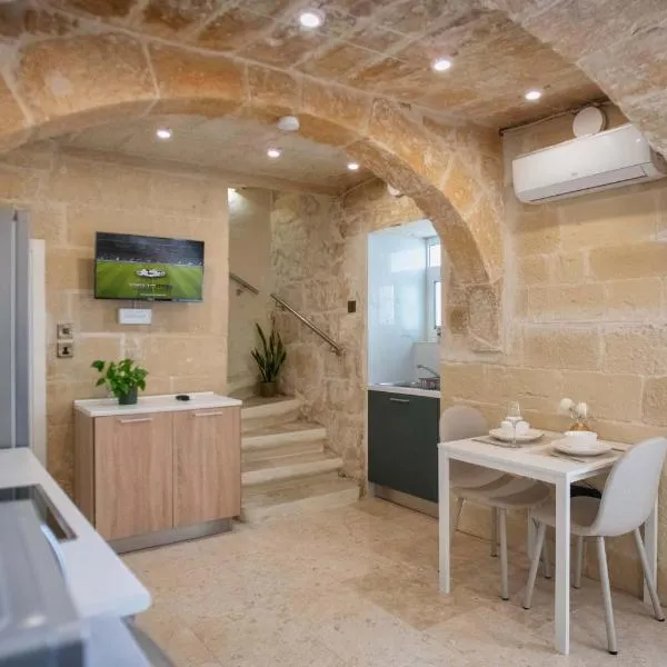 Hnejja Stays - Maltese Character Maisonette in Floriana- 5-Min Walk to Valletta, hotell i Floriana