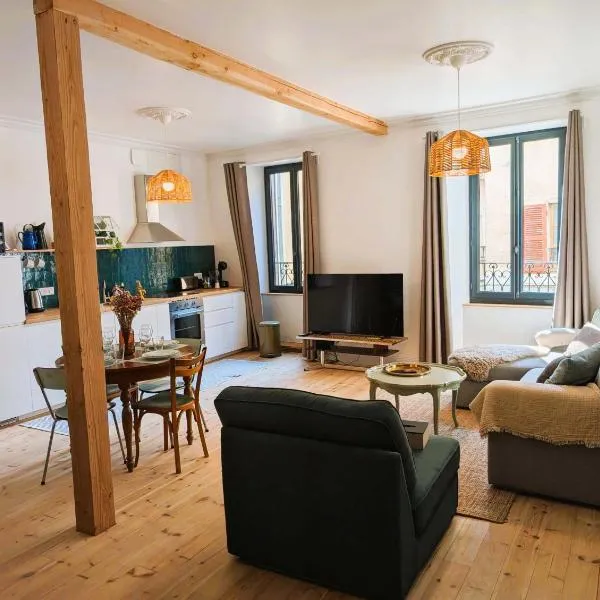 Chez flader, deux pièces de 55m2 centre historique – hotel w mieście Langeac