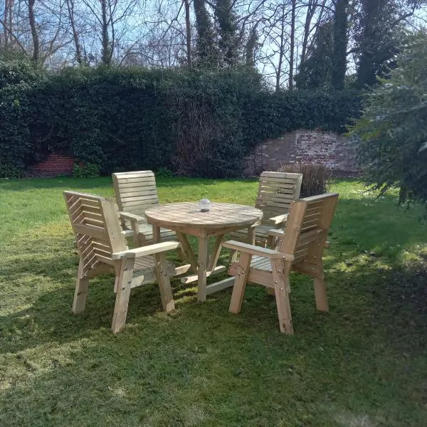 Viesnīca 2 Bedroom Garden Flat pilsētā Heilsvorta