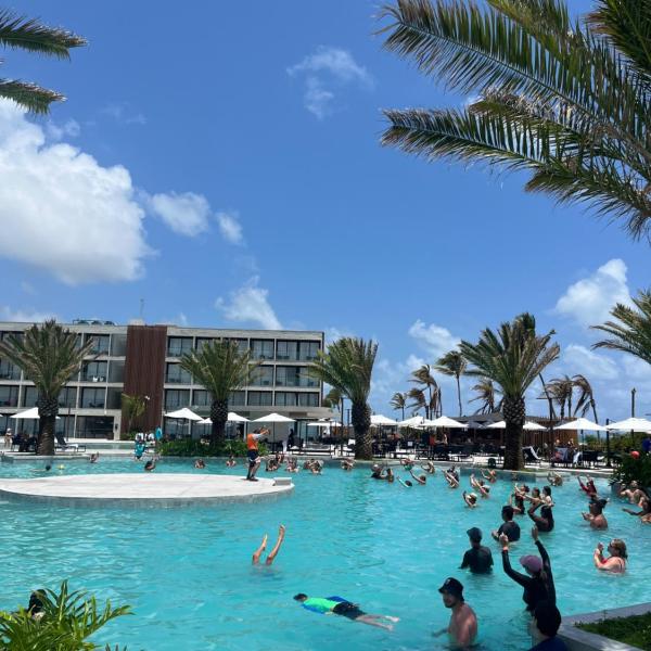 Flat quarto piscina Resort Porto 2 Life GAV