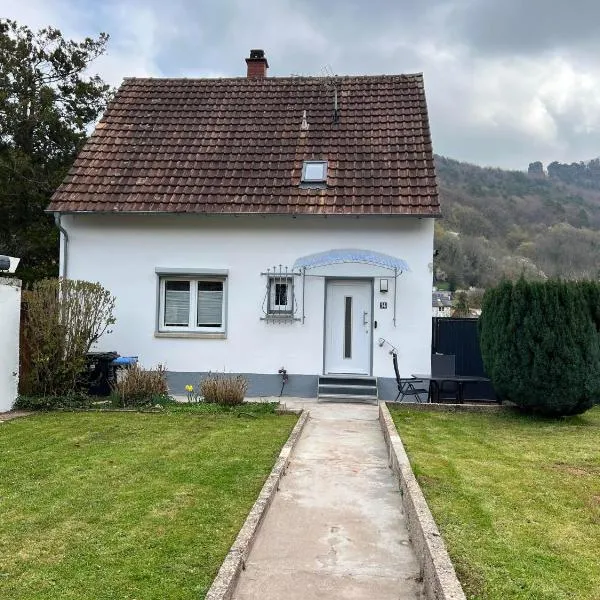 Ferienhaus mit Trifelsblick, hotel in Annweiler am Trifels