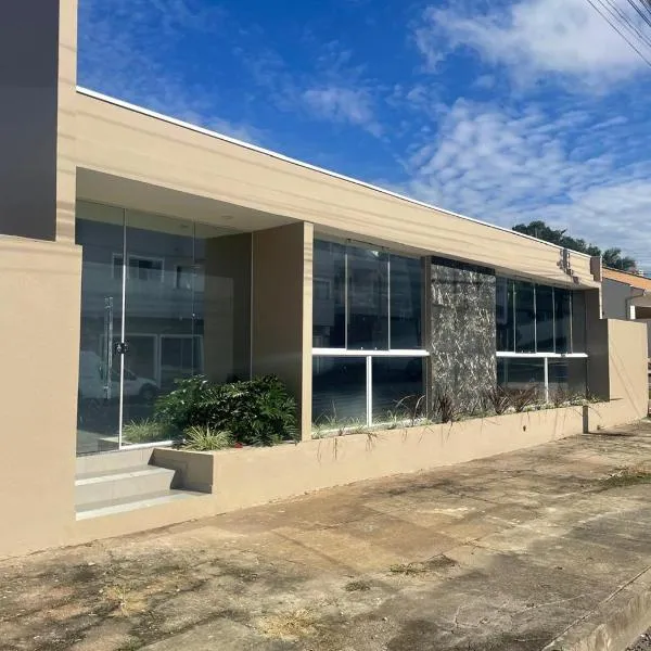 Pousada 4 Estações、Canoinhasのホテル