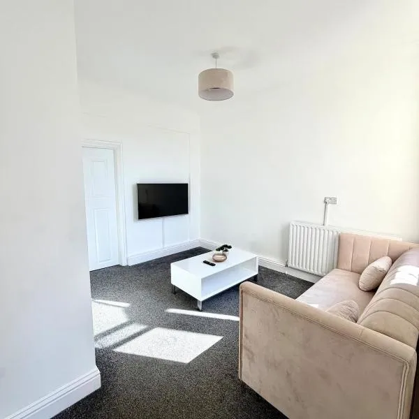 Private Apartment Free parking Gatwick Airport - One bedroom- One sofa Bed, Hotel in Horley