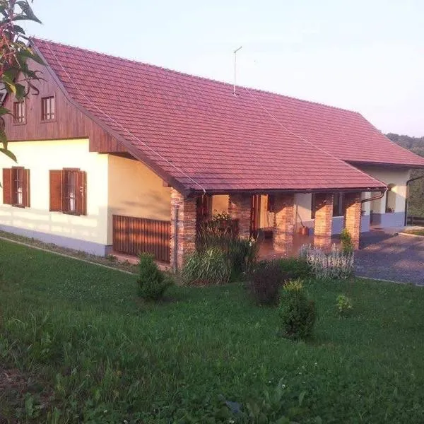 Apartments Mali Raj, hotell i Dolenci