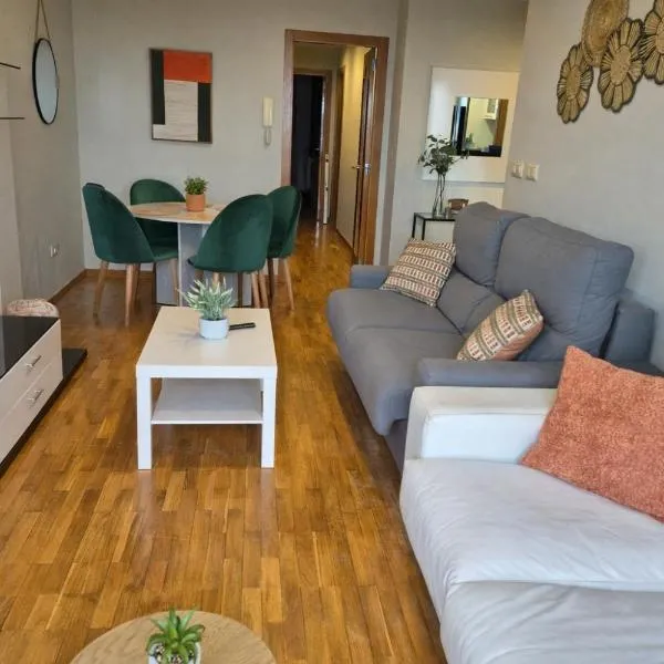 Apartamento Sandy - wifi, ascensor, vistas al Mar,Amplio y Acogedor: Laxe'de bir otel