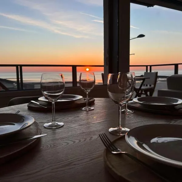 Le Balcon sur la mer Plage et coucher de soleil, Hotel in Le Portel