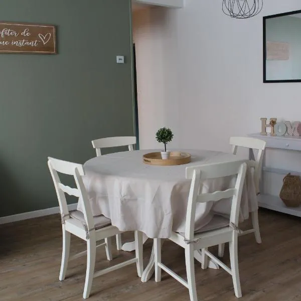 La Margautine, Appartement cosy a 5 mins de la mer, hotel in Sangatte