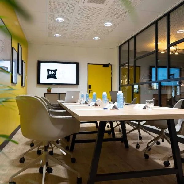 ibis Styles Dreux Centre Gare, hotell i Dreux