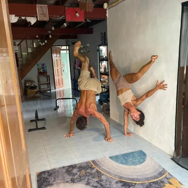 HyperLuˢᵖᵃᶜᵉ, khách sạn ở Ko Kood