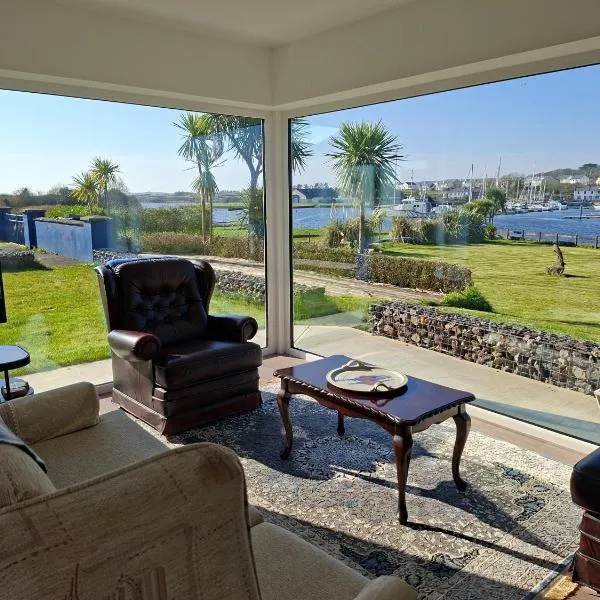Ferry Lodge Cottage, hotel en Kilrush