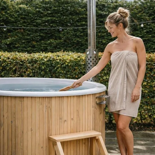 Nordic Zen Wellness met hottub & sauna, Hotel in Ewijk