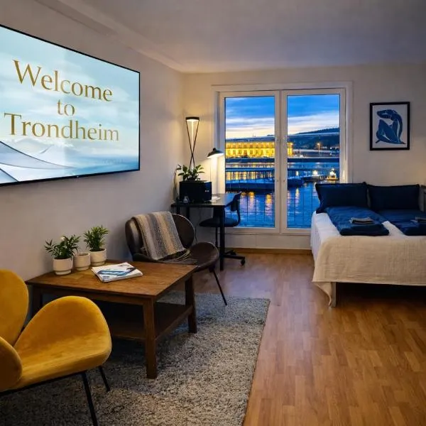 Riverside Studio - Parking - 1 min to Station, hotel din Trondheim