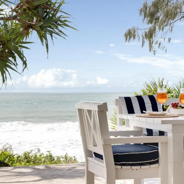 Seaside Serenity - Luxury Beachfront Home, hotel v destinaci Caloundra