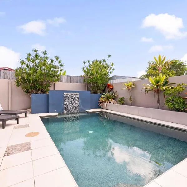 Sundara Place Coastal Home with Pool Near Beaches, hotel em Caloundra West
