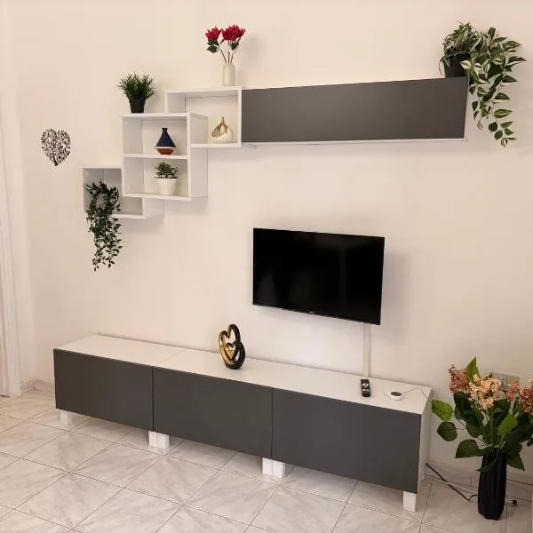 La casina di milla Pet Friendly، فندق في بيومبينوا