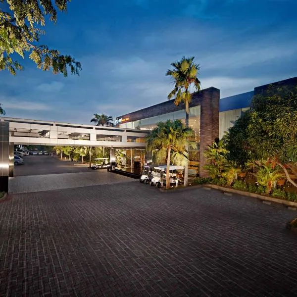 FM7 Resort Hotel Jakarta Airport - photo 3