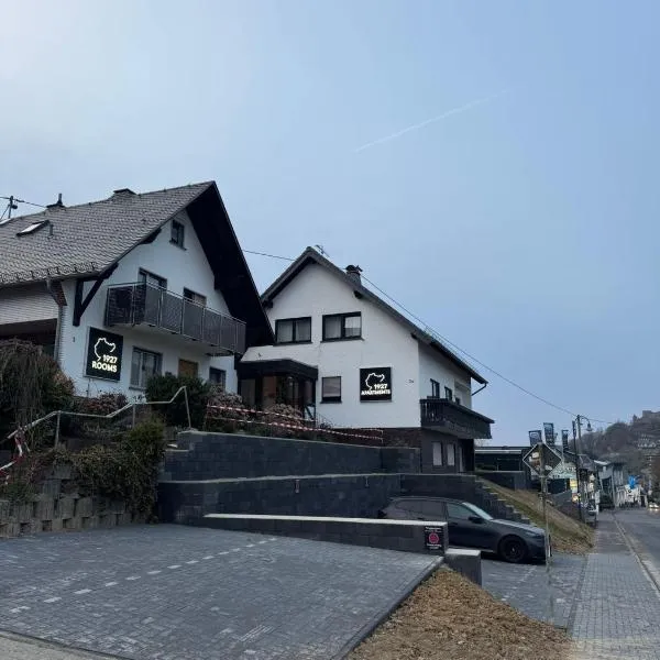 1927Rooms mit Blick auf die Nürburgring Nordschleife und fußläufig zum GP-Fahrerlager, hotel u gradu Nirburg