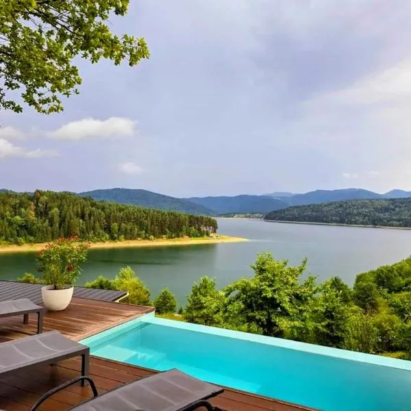 Moon Lake Bicaz - Casa Imero, готель у місті Buhalniţa