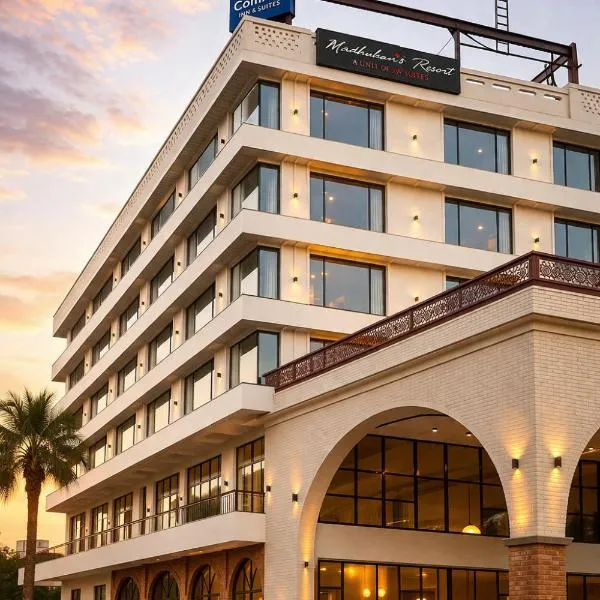 Comfort Hotel Kishore Azamgarh: Āzamgarh şehrinde bir otel