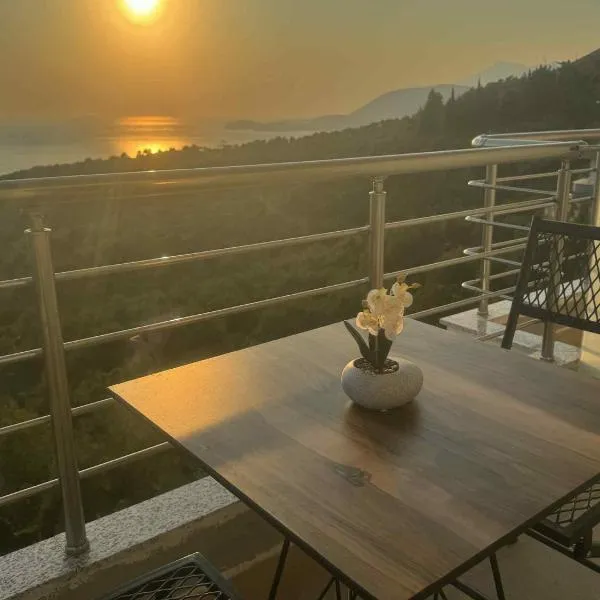 Piqeras Apartament Lola, hotelli kohteessa Piqeras