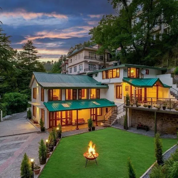 StayVista at Jai Cottage Near Mall Road, with Breakfast, hotel di Shimla