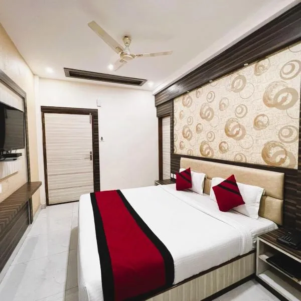 Viesnīca Shri Sai Hotel Azamgarh Near Roadway Bus Stand pilsētā Āzamgarh
