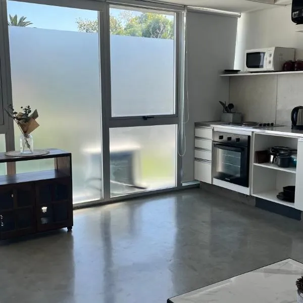 Aptos FRERS 3, Hotel in Martínez