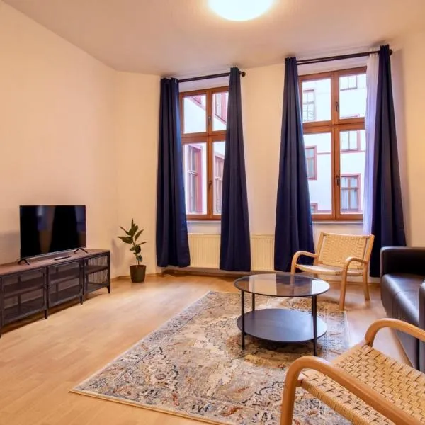 Urban Living - Spacious Art Nouveau Apartment Hasselbachplatz, hotel a Magdeburgo