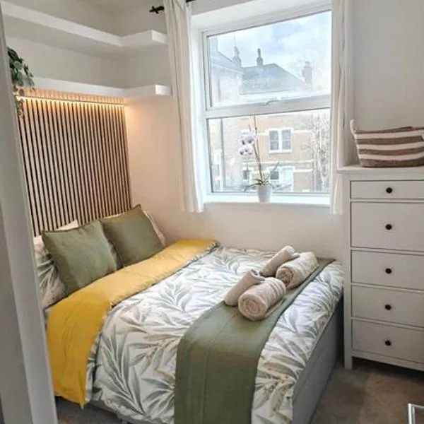 Stylish Kensington apartment in prime location, hotel u Londonu