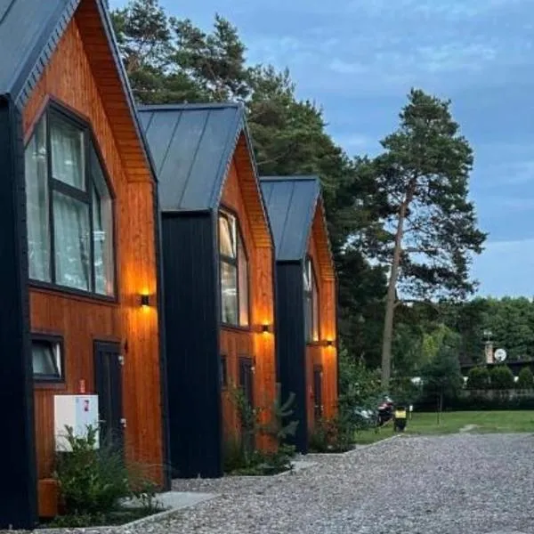 DOMKI BURSZTYN, hotell i Mrzeżyno