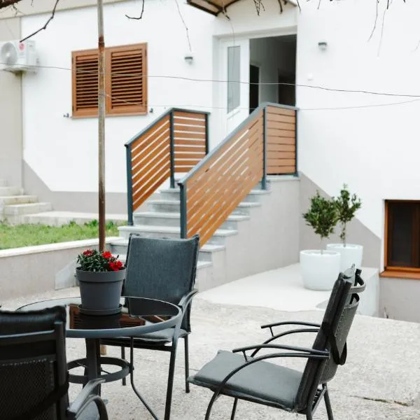 Guest house Ivan, hotel in Međugorje