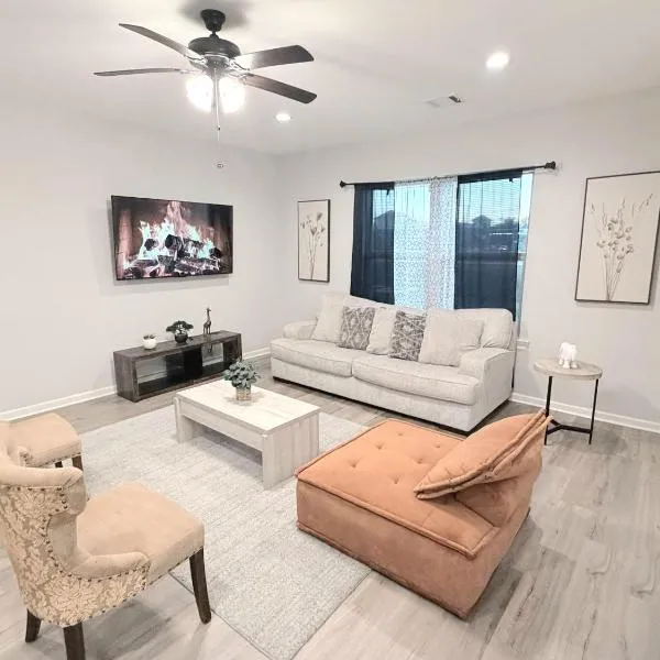 Brand-new home close to LSU campus, hotel in Baton Rouge