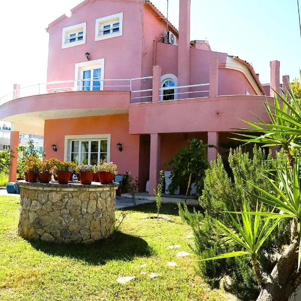 Private Villa AKOBARA, 2km from city center, hotel in Corfu-stad