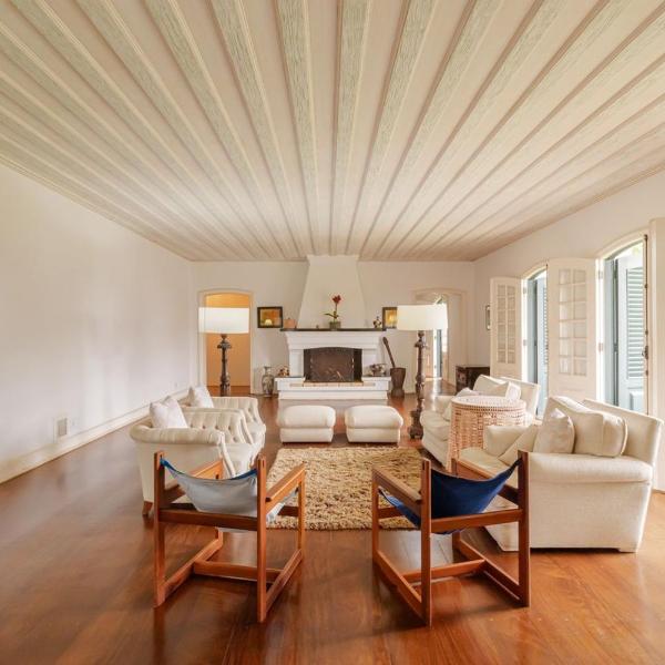 Casa Alto Padrao com Churrasqueira e Piscina