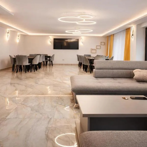 Hillcrest Panorama Valea Prahovei, хотел в Poiana Comarnic