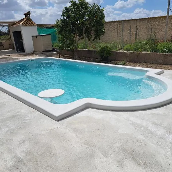 La Casa de la Huerta de Redován, хотел в Redován