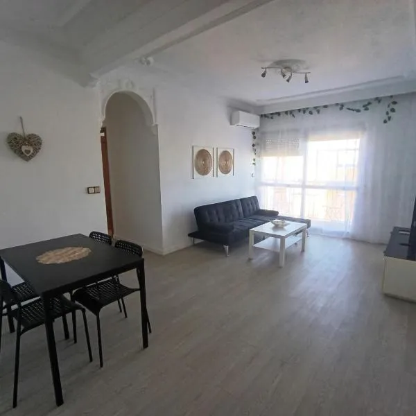 Sevilla Gateway a 10 min Sevilla y cerca aeropuerto, 3 habitaciones, 2 camas en cada habitación y sofá cama, ξενοδοχείο σε Alcala de Guadaira