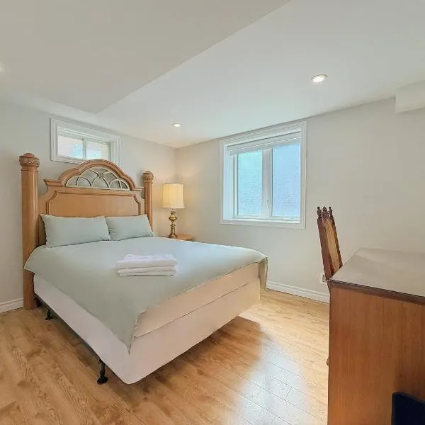 Cozy Rooms in Bright Walkout Suite - Newly Renovated in 2026, hotel en Richmond Hill