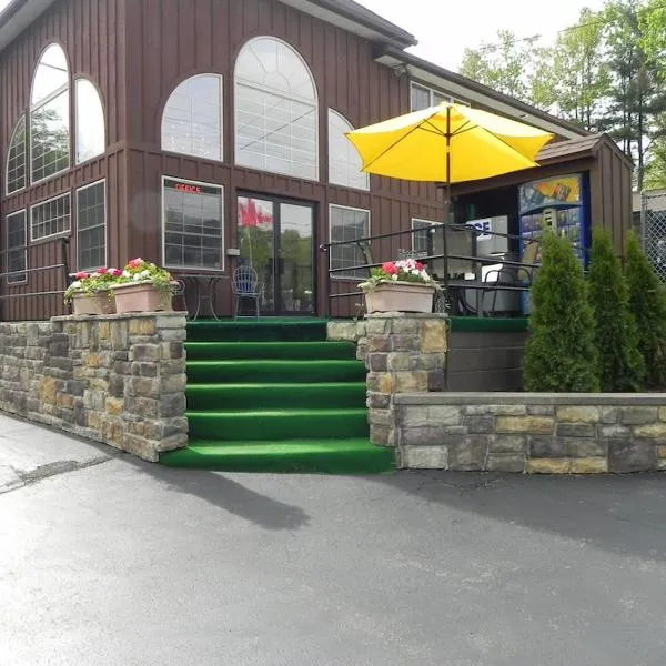 Motel 6 Lake George, NY Adirondacks, hotel u gradu Lejk Džordž