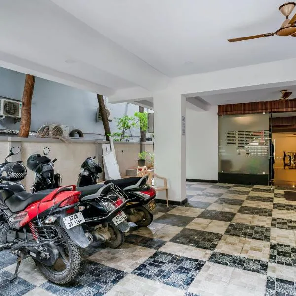 Hotel O Gokul Grand Near SR Nagar Police Station, hotel a Hyderabad
