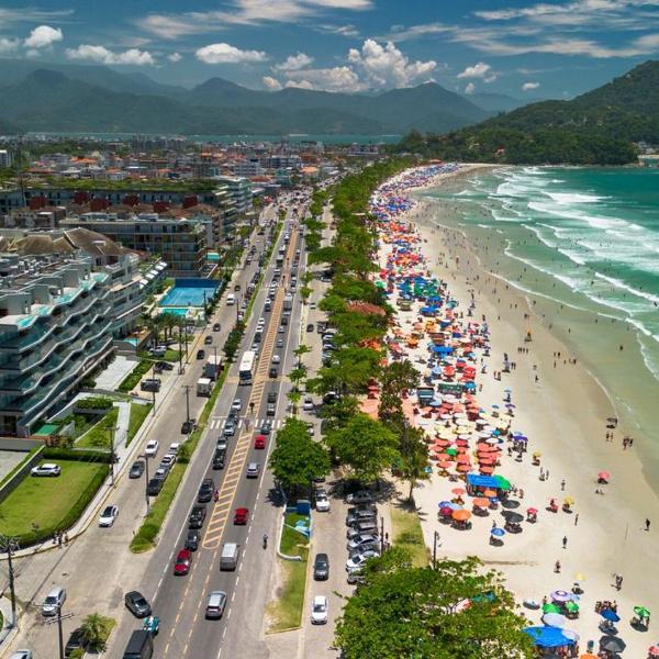 Apartamento com Garagem a 400m da Praia Grande