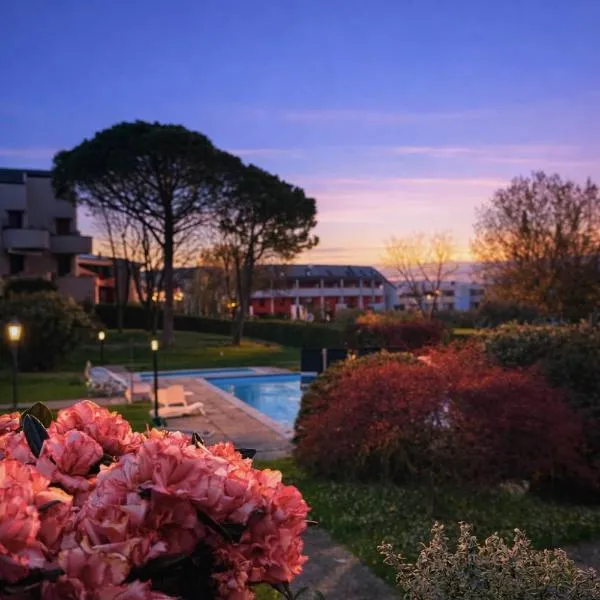 Aloha Home Lake Garda 5 min walk, Free Parking & 2 Bikes Included, Hotel in Desenzano del Garda