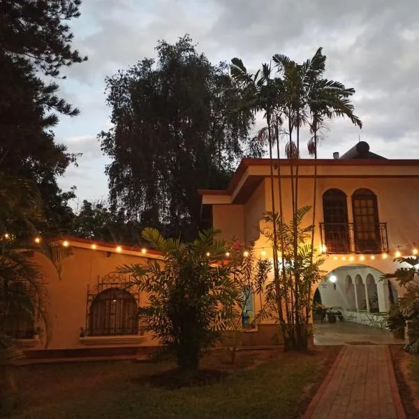 Hacienda Escondida 10min to Airport – hotel w mieście Alajuela