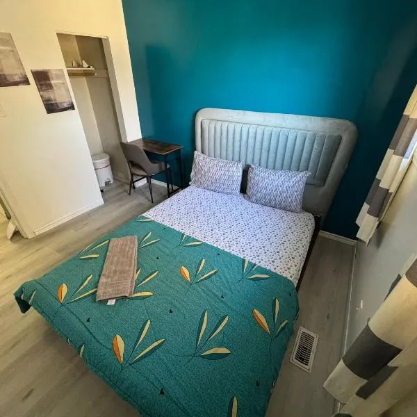 Private Room Near Airport D1, Hotel in Brampton